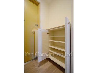 Shoes Closet