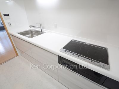 Kitchen ※Photo of the same layout on 16 floor. Decoration and fixture may differ.