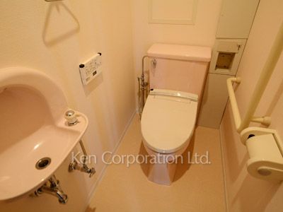 Lavatory ※Photo of the same layout on 17 floor. Decoration and fixture may differ.