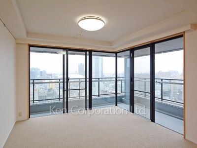 Bedroom ※Photo of the same layout on 17 floor. Decoration and fixture may differ.