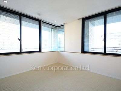 Bedroom ※Photo of the same layout on 8 floor. Decoration and fixture may differ.