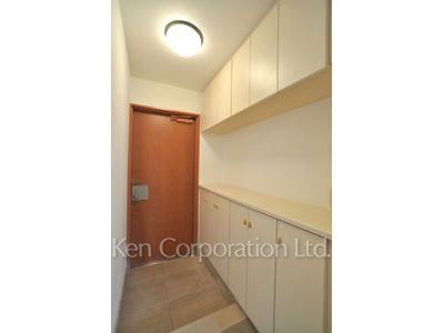 Entrance ※Photo of the same layout on 3 floor. Decoration and fixture may differ.