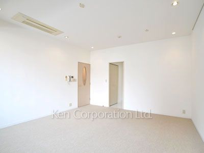 Living-Dining ※Photo of the same layout on 3 floor. Decoration and fixture may differ.