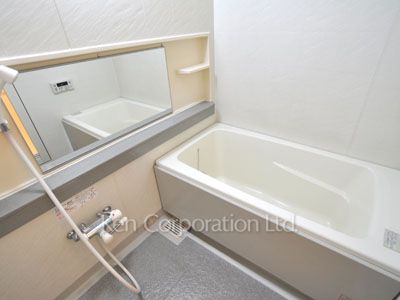 Bath ※Photo of the same layout on 3 floor. Decoration and fixture may differ.