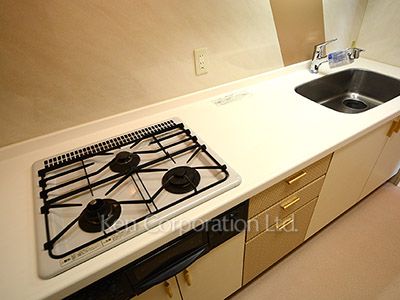 Kitchen ※Photo of the same layout on 6 floor. Decoration and fixture may differ.
