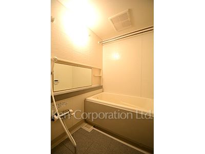 Bath ※Photo of the same layout on 6 floor. Decoration and fixture may differ.