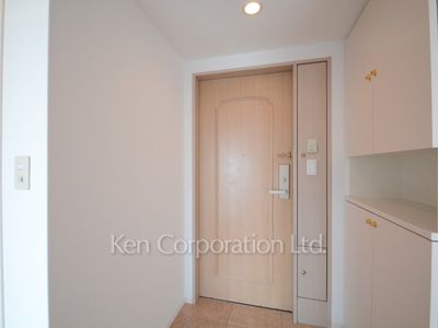 Entrance ※Photo of the same layout on 7 floor. Decoration and fixture may differ.
