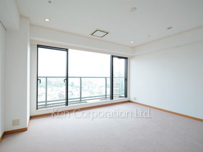 Bedroom ※Photo of the same layout on 7 floor. Decoration and fixture may differ.