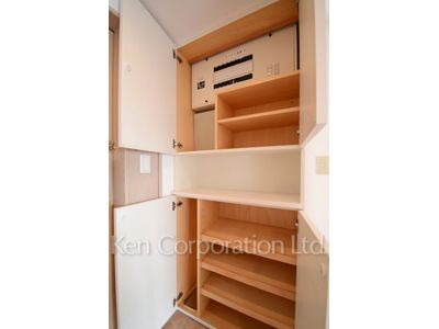 Shoes Closet ※Photo of the same layout on 7 floor. Decoration and fixture may differ.