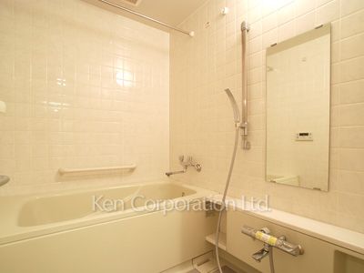 Bath ※Photo of the same layout on 10 floor. Decoration and fixture may differ.