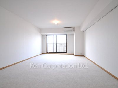 Living-Dining ※Photo of the same layout on 10 floor. Decoration and fixture may differ.