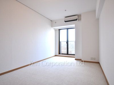 Bedroom ※Photo of the same layout on 10 floor. Decoration and fixture may differ.