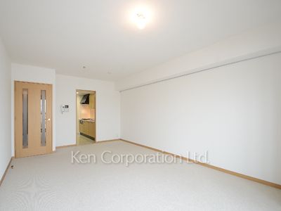 Living-Dining ※Photo of the same layout on 14 floor. Decoration and fixture may differ.