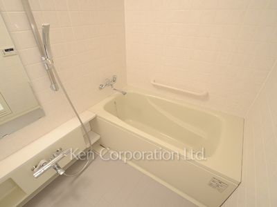 Bath ※Photo of the same layout on 14 floor. Decoration and fixture may differ.