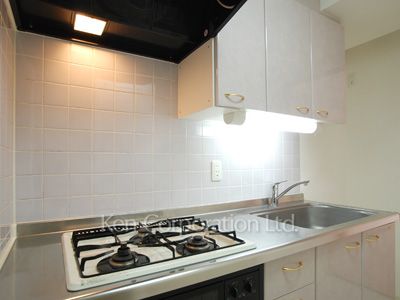 Kitchen ※Photo of the same layout on 7 floor. Decoration and fixture may differ.