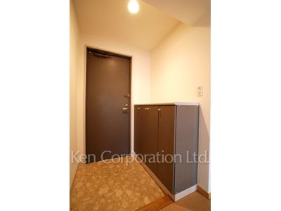 Entrance ※Photo of the same layout on 7 floor. Decoration and fixture may differ.