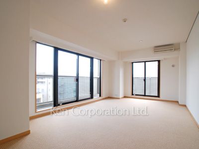 Living-Dining ※Photo of the same layout on 4 floor. Decoration and fixture may differ.