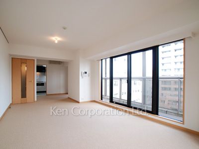 Living-Dining ※Photo of the same layout on 4 floor. Decoration and fixture may differ.