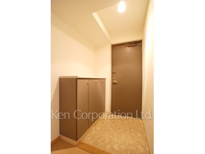Entrance ※Photo of the same layout on 4 floor. Decoration and fixture may differ.