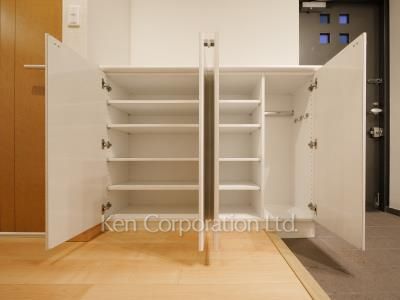 Shoes Closet