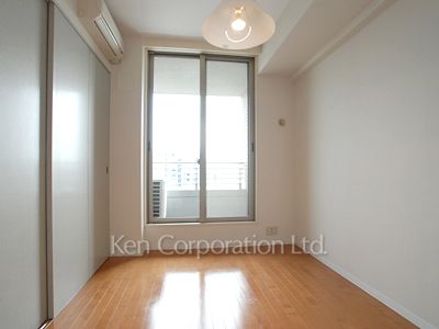 Bedroom ※Photo of the same layout on 8 floor. Decoration and fixture may differ.