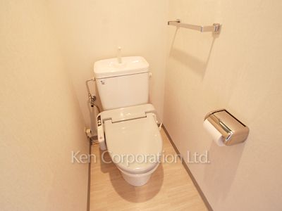 Lavatory ※Photo of the same layout on 8 floor. Decoration and fixture may differ.