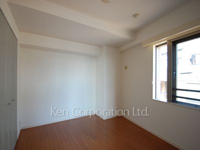 Bedroom ※Photo of the same layout on 8 floor. Decoration and fixture may differ.