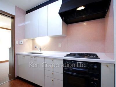 Kitchen ※Photo of the same layout on 3 floor. Decoration and fixture may differ.