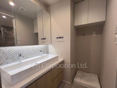 Kitchen ※Photo of the same layout on 7 floor. Decoration and fixture may differ.