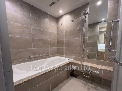 Powder Room ※Photo of the same layout on 7 floor. Decoration and fixture may differ.