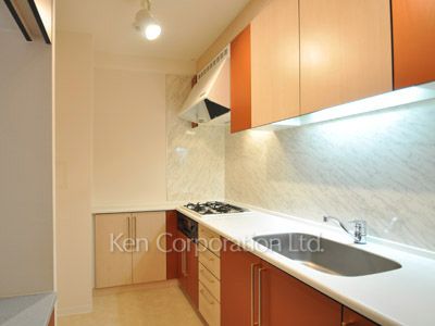 Kitchen ※Photo of the same layout on 2 floor. Decoration and fixture may differ.