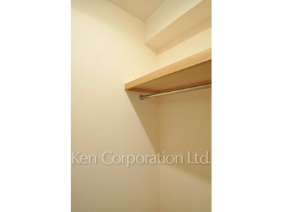 Walk-In Closet ※Photo of the same layout on 2 floor. Decoration and fixture may differ.