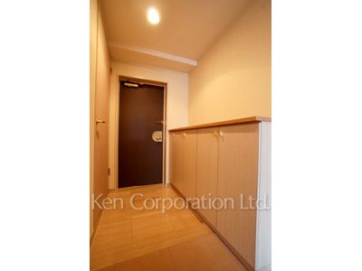 Entrance ※Photo of the same layout on 6 floor. Decoration and fixture may differ.