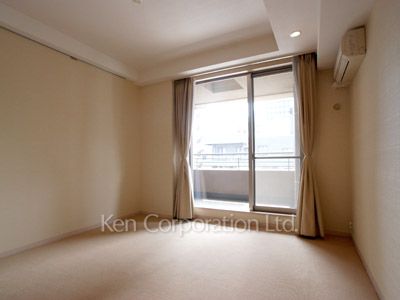 Bedroom ※Photo of the same layout on 6 floor. Decoration and fixture may differ.