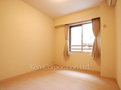 Bedroom ※Photo of the same layout on 6 floor. Decoration and fixture may differ.