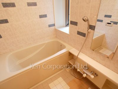 Bath ※Photo of the same layout on 6 floor. Decoration and fixture may differ.
