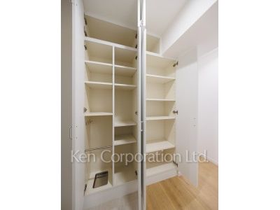 Shoes Closet