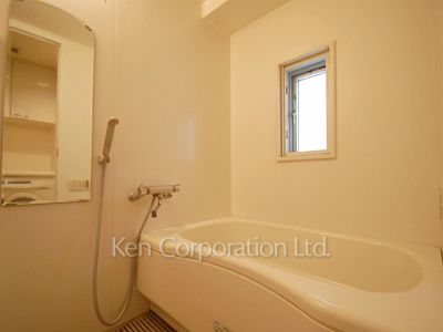 Bath ※Photo of the same layout on 7 floor. Decoration and fixture may differ.