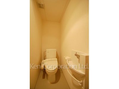 Lavatory ※Photo of the same layout on 7 floor. Decoration and fixture may differ.