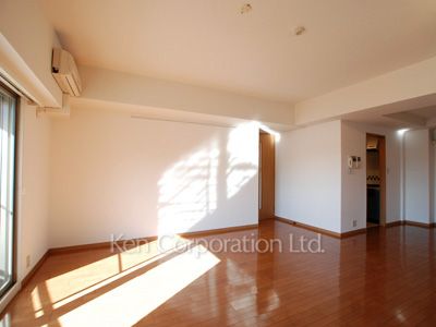 Living-Dining ※Photo of the same layout on 4 floor. Decoration and fixture may differ.