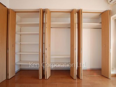 Closet ※Photo of the same layout on 4 floor. Decoration and fixture may differ.