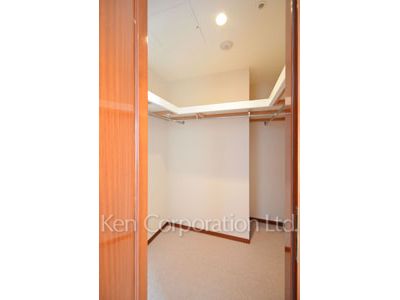 Closet ※Photo of the same layout on 25 floor. Decoration and fixture may differ.