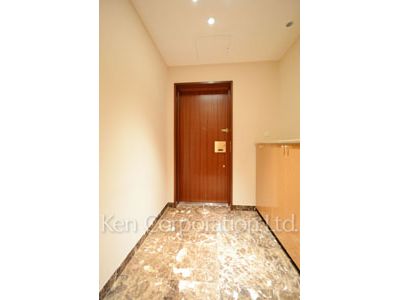 Entrance ※Photo of the same layout on 25 floor. Decoration and fixture may differ.