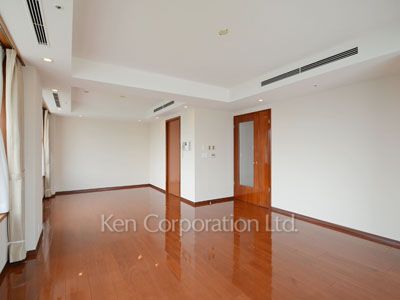 Living-Dining ※Photo of the same layout on 25 floor. Decoration and fixture may differ.