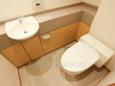 Lavatory ※Photo of the same layout on 26 floor. Decoration and fixture may differ.