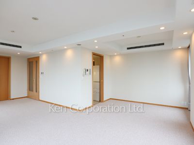 Living-Dining ※Photo of the same layout on 26 floor. Decoration and fixture may differ.