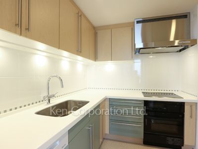 Kitchen ※Photo of the same layout on 26 floor. Decoration and fixture may differ.