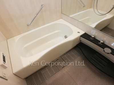 Bath ※Photo of the same layout on 26 floor. Decoration and fixture may differ.