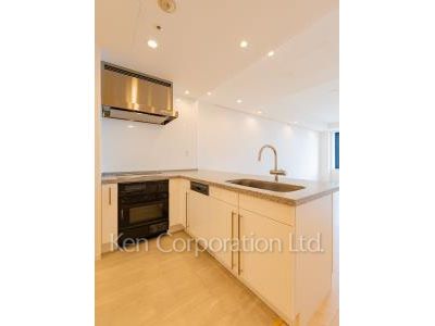 Kitchen ※Photo of the same layout on 27 floor. Decoration and fixture may differ.