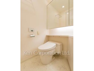 Lavatory ※Photo of the same layout on 27 floor. Decoration and fixture may differ.